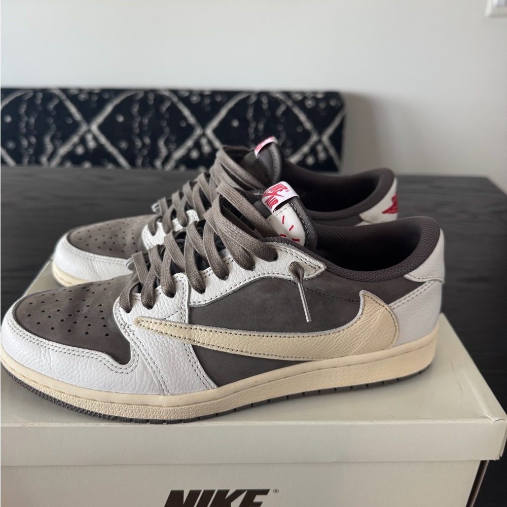 Nike Men's Black, White, and Cream Sneakers